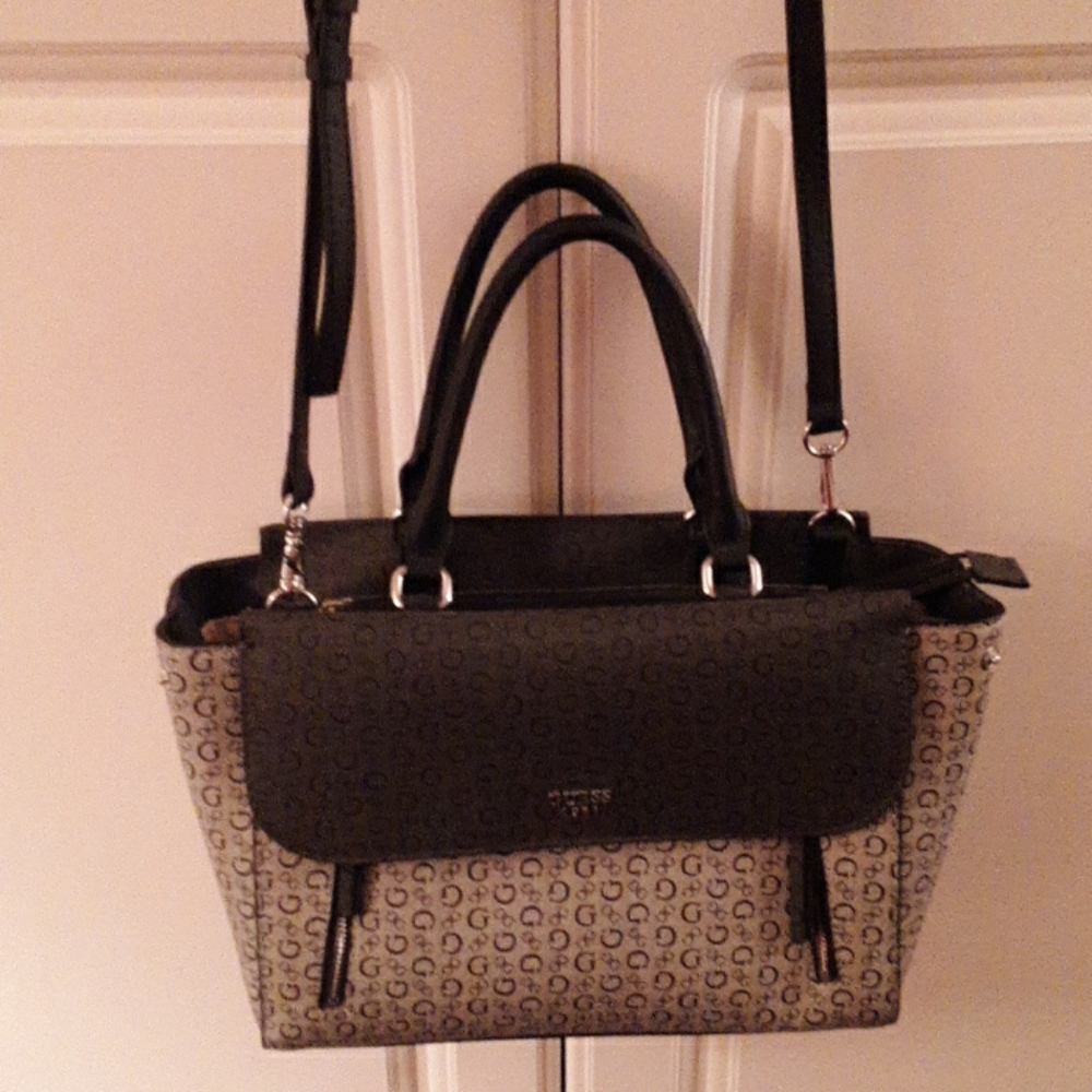 Guess Crossbody Handbag New without tags